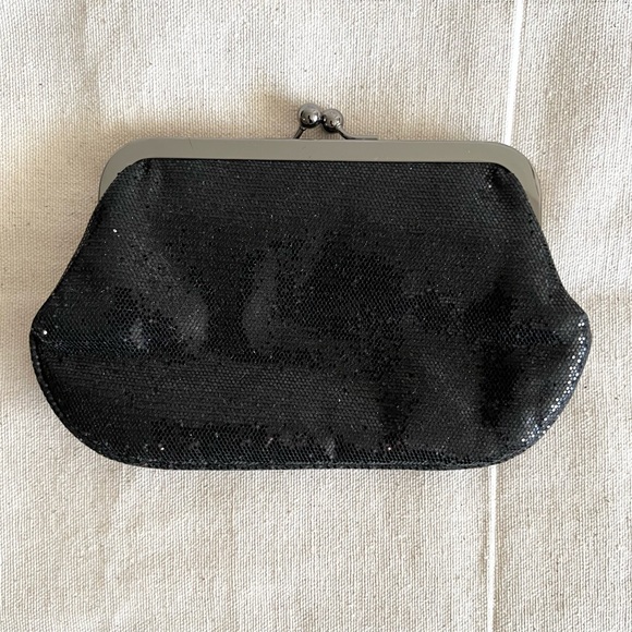 Express Black Sequin Mini Clutch with Kiss-Lock and Chain Strap: Vintage Glam - Picture 6 of 14